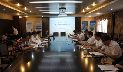 學校推進湖北郵政速遞物流校企合作